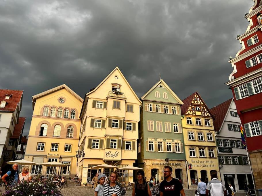 Nah Zur S-Bahn Und Altstadt Esslingen am Neckar Exterior photo